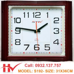 Đồng Hồ Nhựa Hình Chữ Nhật 09